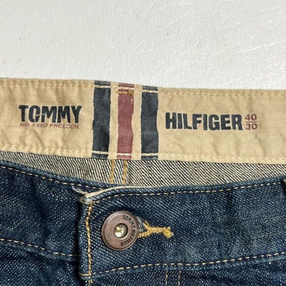 Tommy Hilfiger | NWT Relaxed Freedom Darker Jeans - Picture 2 of 5